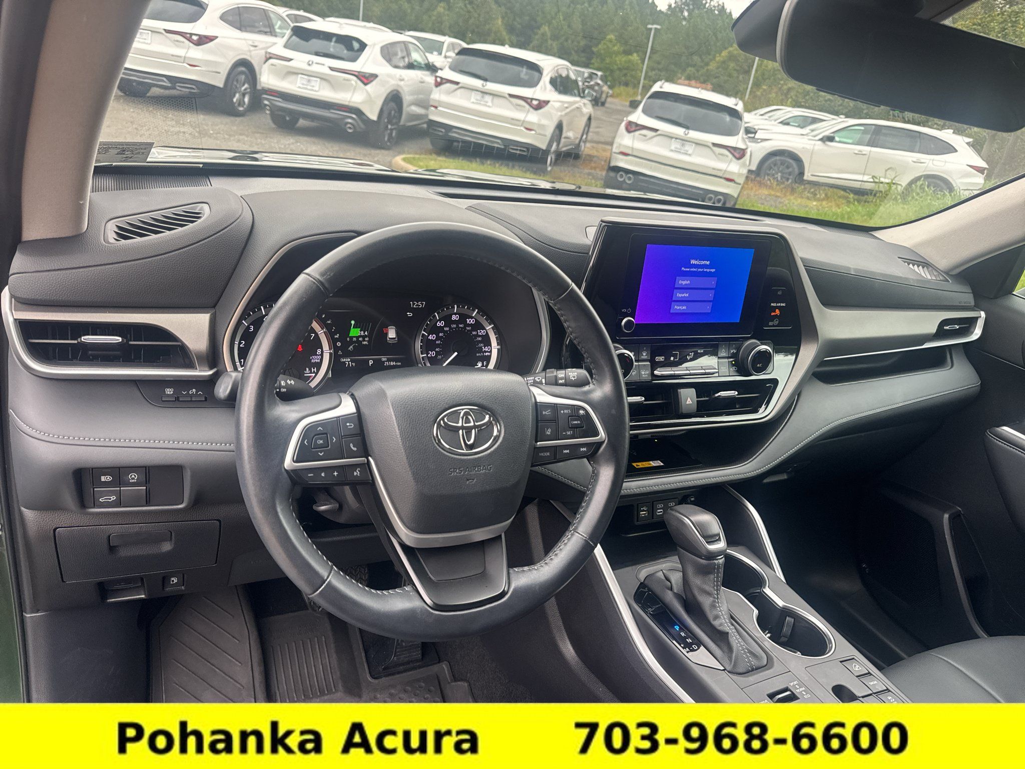 Used 2024 Toyota Highlander XLE AWD/4WD image 28