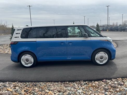 New 2025 Volkswagen ID. Buzz 1st Edition image 6