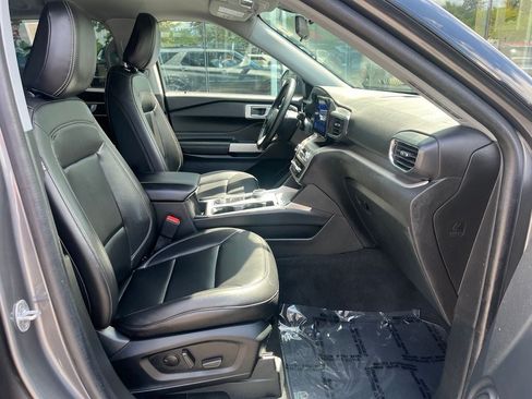 Certified 2023 Ford Explorer XLT w/ Equipment Group 202A AWD/4WD image 21