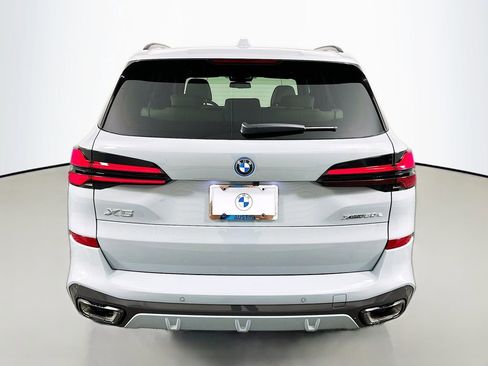 New 2026 BMW X5 xDrive50e image 6