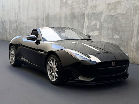 Used 2020 Jaguar F-TYPE image 4