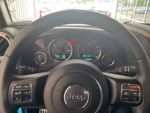 Used 2017 Jeep Wrangler Unlimited Sahara w/ Dual Top Group AWD/4WD image 5