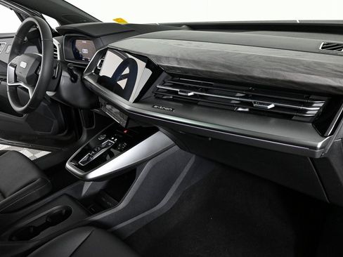 New 2025 Audi Q4 e-tron Prestige image 23