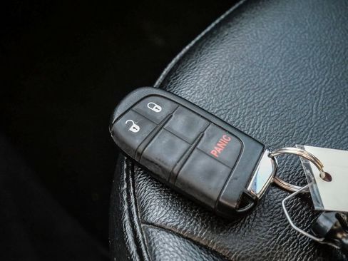 Used 2021 Jeep Compass Latitude FWD image 31