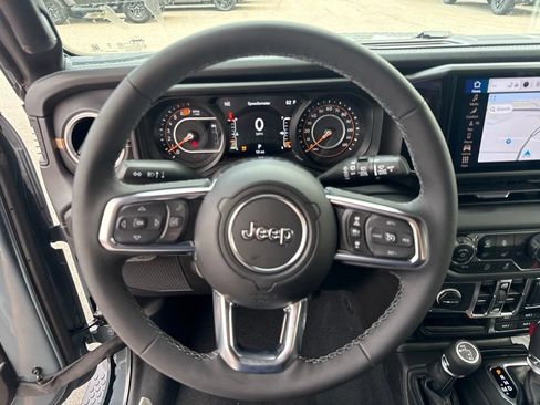 New 2026 Jeep Wrangler Unlimited Sahara AWD/4WD image 10