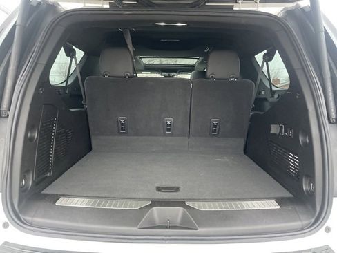 Used 2023 Chevrolet Suburban Z71 image 7