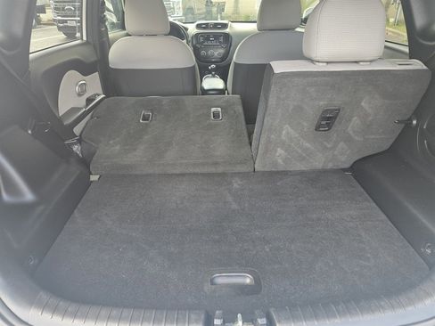Used 2017 Kia Soul FWD image 8