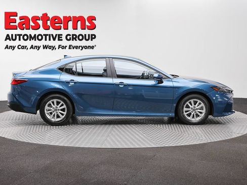 Used 2025 Toyota Camry LE FWD image 4