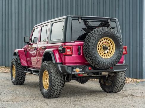 Used 2021 Jeep Wrangler Unlimited Rubicon w/ Xtreme Recon 35" Tire Package AWD/4WD image 4