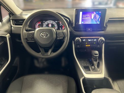 Used 2025 Toyota RAV4 XLE AWD/4WD image 24