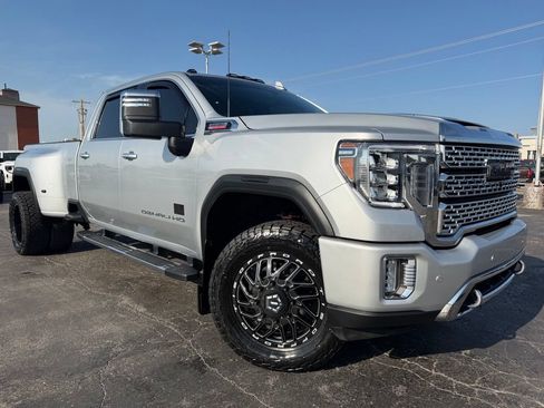 Used 2021 GMC Sierra 3500 Denali w/ Denali Ultimate Package AWD/4WD image 2