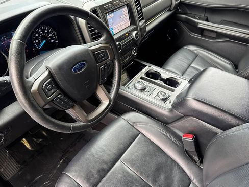 Used 2019 Ford Expedition XLT w/ Equipment Group 202A image 4