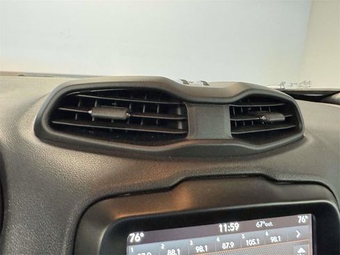 Used 2021 Jeep Renegade Limited image 26