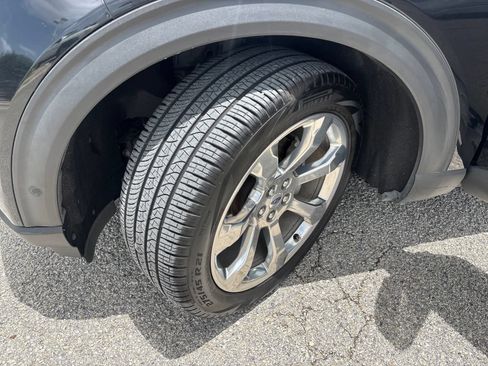 Used 2020 Ford Explorer Platinum w/ Premium Technology Package AWD/4WD image 36