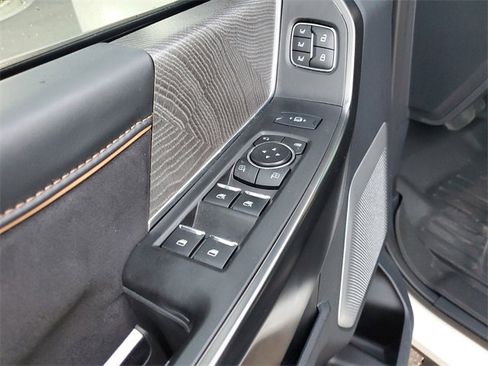 Used 2023 Ford F250 Platinum w/ Tremor Off-Road Package image 18