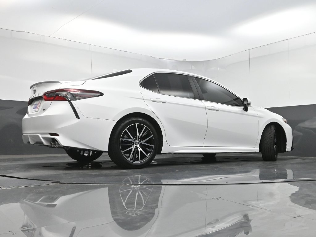 Used 2024 Toyota Camry SE FWD image 31