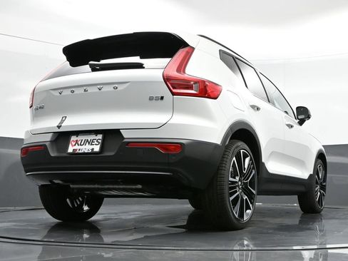 New 2025 Volvo XC40 B5 Plus w/ Climate Package AWD/4WD image 39
