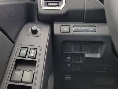 Used 2022 Nissan Frontier SV image 21