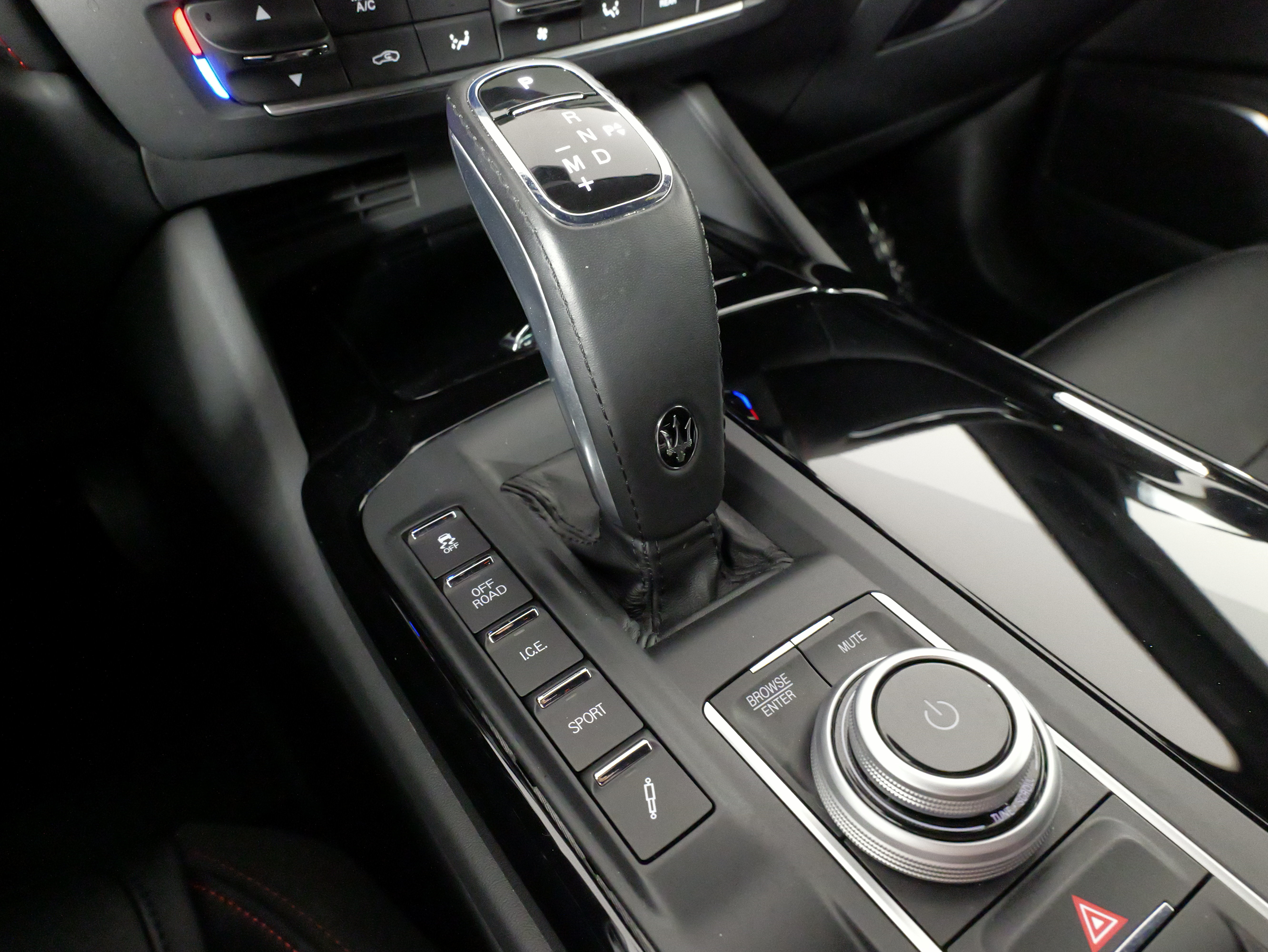 Used 2024 Maserati Levante GT Ultima AWD/4WD image 58