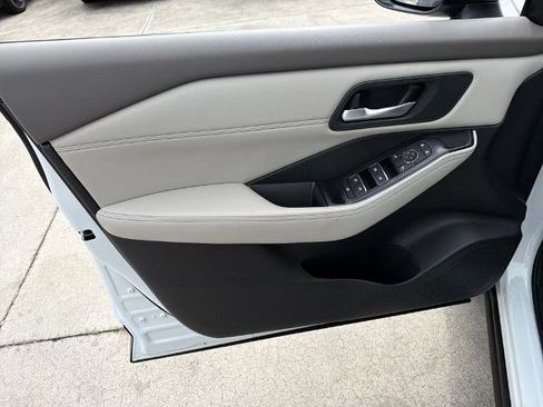 Certified 2024 Nissan Rogue SL FWD image 15
