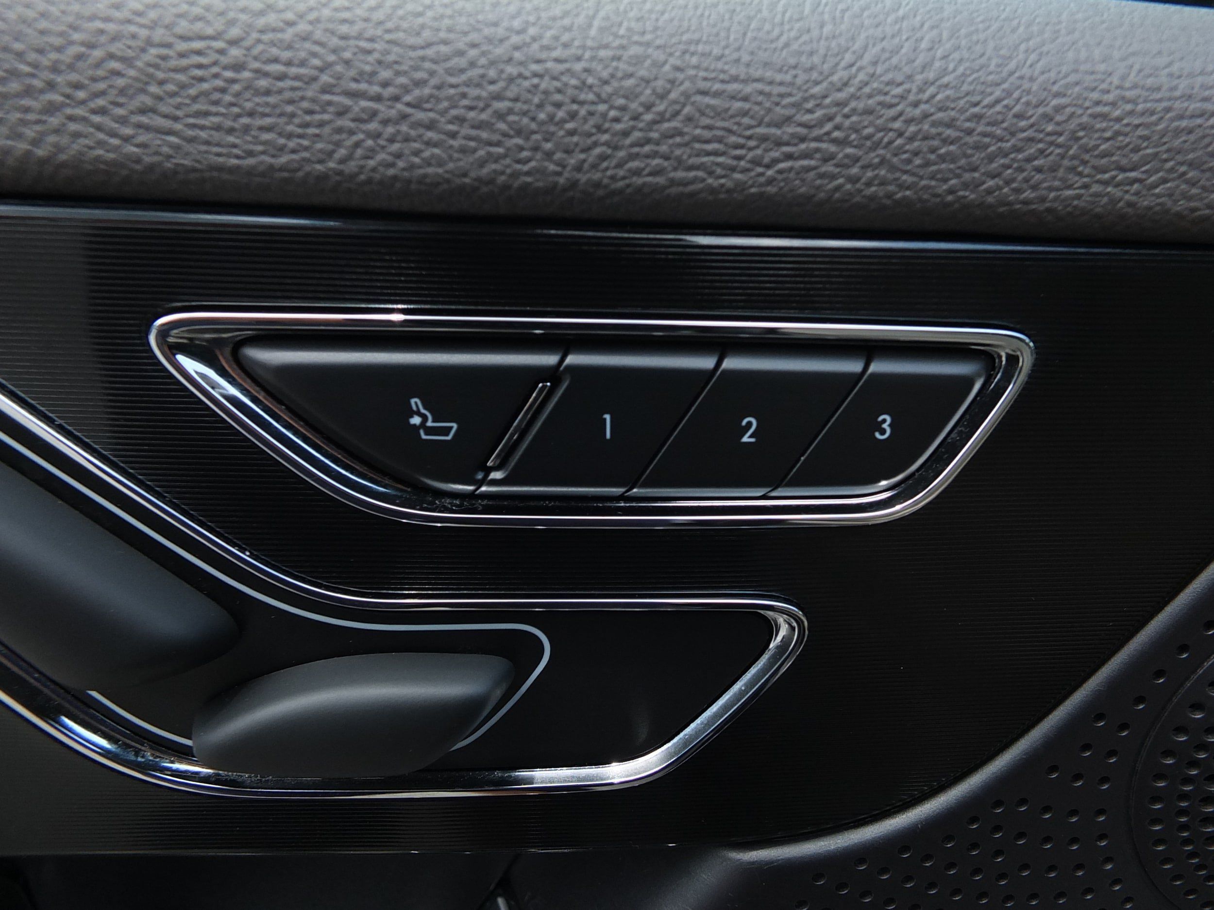 Used 2023 Lincoln Corsair FWD image 19