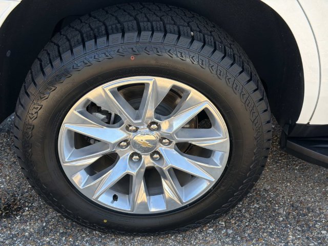 Used 2024 Chevrolet Tahoe Premier RWD image 5
