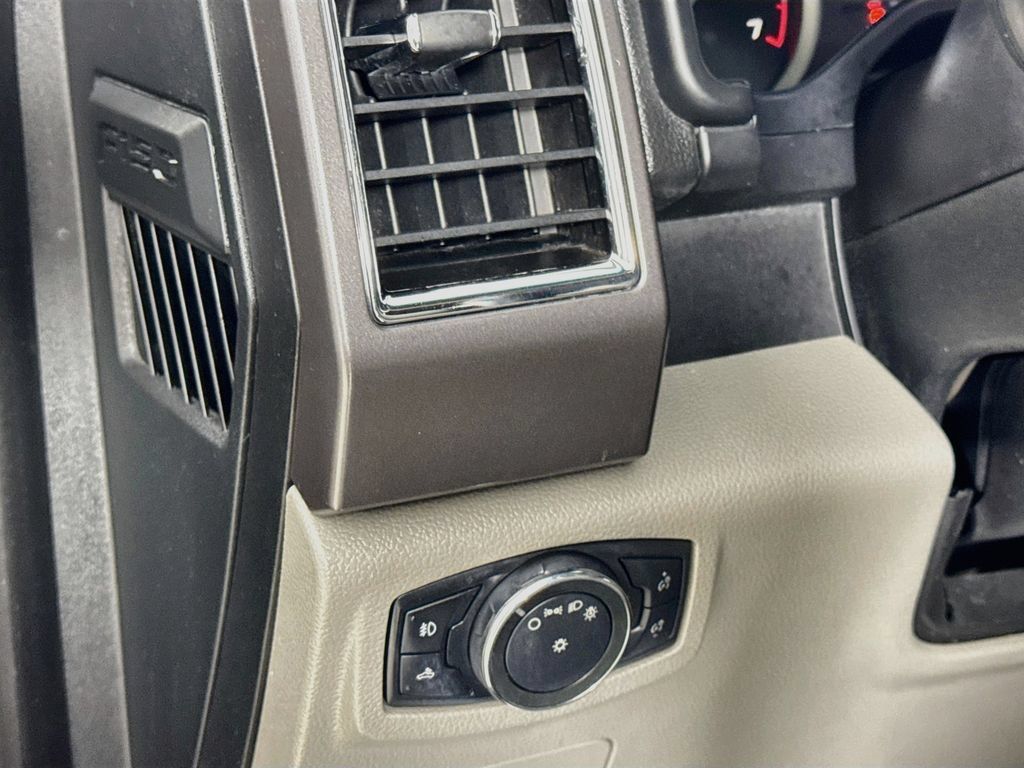 Used 2015 Ford F150 XLT w/ Equipment Group 302A Luxury RWD image 12