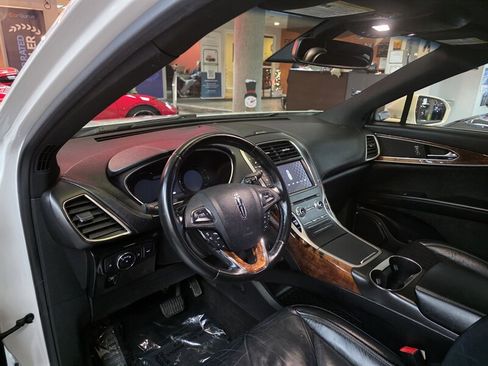 Used 2018 Lincoln MKX Select w/ Select Plus Package image 22