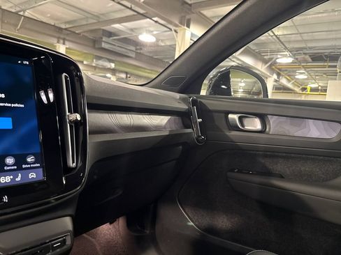 Certified 2023 Volvo C40 P8 Recharge Plus AWD/4WD image 19