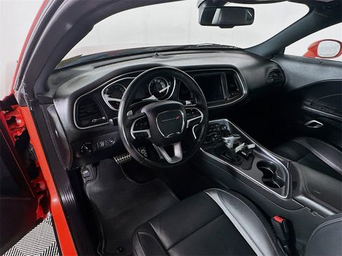 Used 2018 Dodge Challenger GT w/ Driver Convenience Group image 30