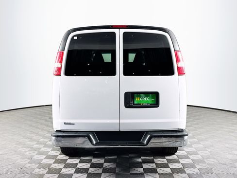 Used 2018 Chevrolet Express 3500 LT w/ LT Preferred Equipment Group image 8