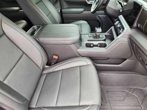 Used 2025 GMC Sierra 1500 Denali w/ Technology Package AWD/4WD image 11