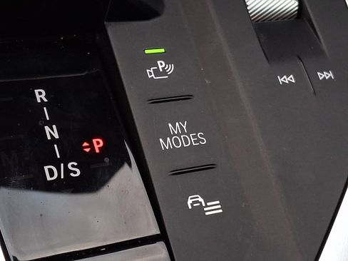 Used 2025 BMW 228i xDrive w/ Technology Package image 18