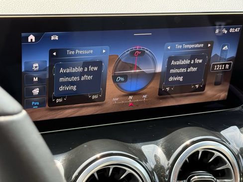 Certified 2025 Mercedes-Benz GLB 250 4MATIC image 27