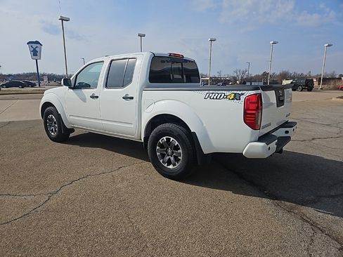Used 2019 Nissan Frontier PRO-4X image 9