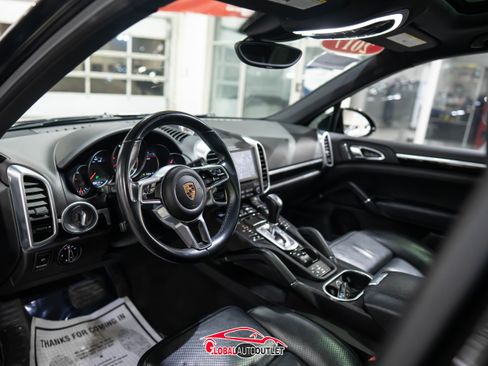 Used 2017 Porsche Cayenne Platinum Edition w/ Premium Package (PJV) image 13