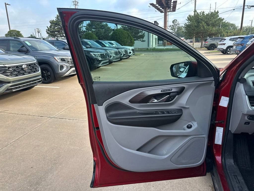 Used 2022 GMC Terrain SLT AWD/4WD image 10