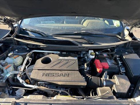 Used 2022 Nissan Rogue SV image 27