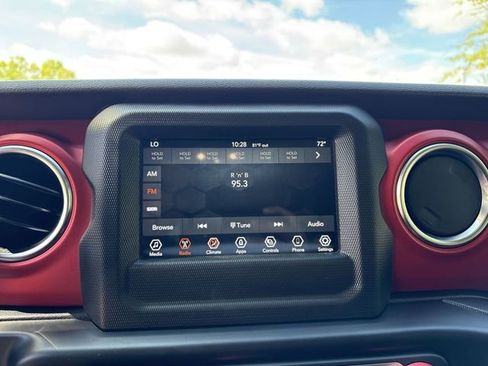 Used 2021 Jeep Gladiator Rubicon w/ Trailer Tow Package AWD/4WD image 16