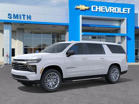 New 2026 Chevrolet Suburban LT image 2