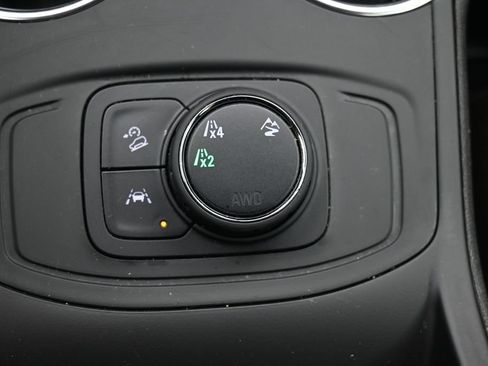 Used 2024 GMC Terrain SLE AWD/4WD image 15
