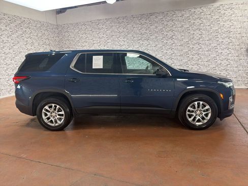 Used 2023 Chevrolet Traverse LS image 8