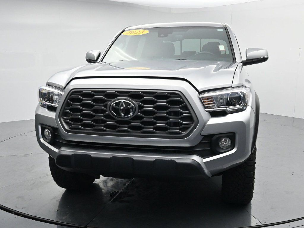 Used 2023 Toyota Tacoma TRD Off-Road w/ Technology Package AWD/4WD image 3