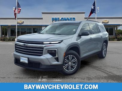 Used 2025 Chevrolet Traverse LT w/ LPO, Floor Liner Package