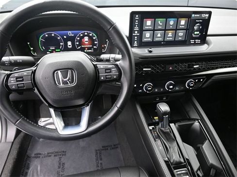Used 2023 Honda Accord Touring image 17