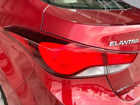 Used 2014 Hyundai Elantra SE w/ Option Group 02 FWD image 20