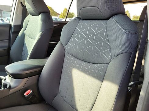 Used 2025 Toyota RAV4 XLE image 15