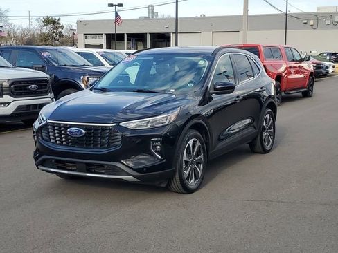 Certified 2023 Ford Escape Platinum image 2