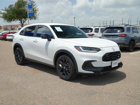 Used 2023 Honda HR-V Sport image 3