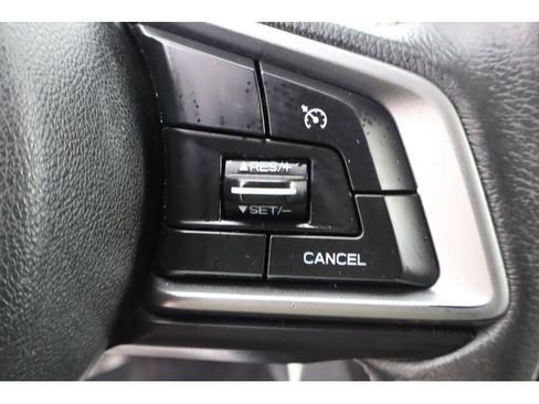 Used 2018 Subaru Crosstrek 2.0i Premium w/ Moonroof Package image 11